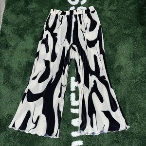 Black and White Abstract Patterned Pants